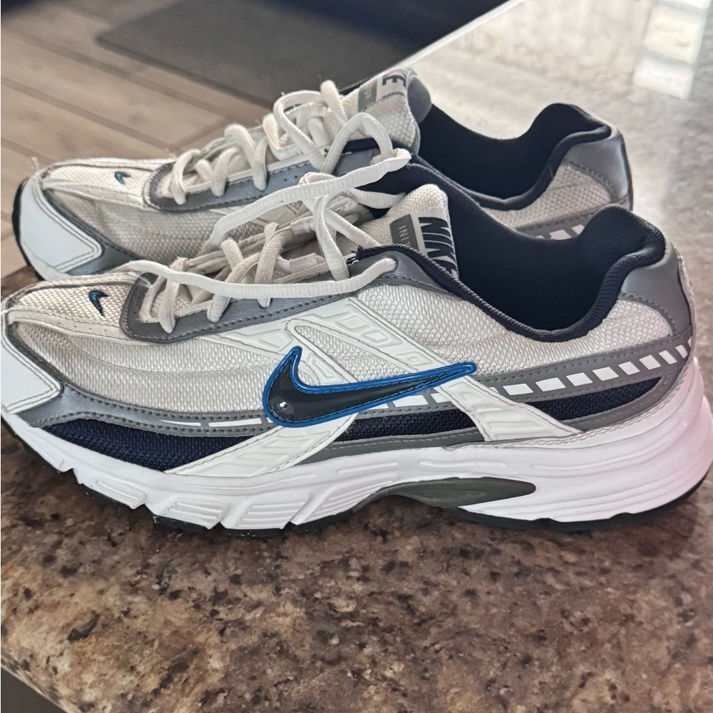 Nike Men's White and Gray Sneakers with Blue Accents